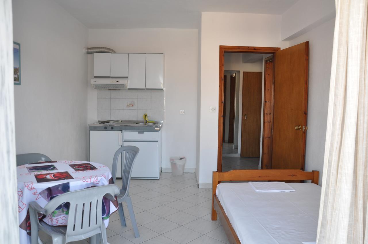 Apartments Stavroula Vrasná Extérieur photo